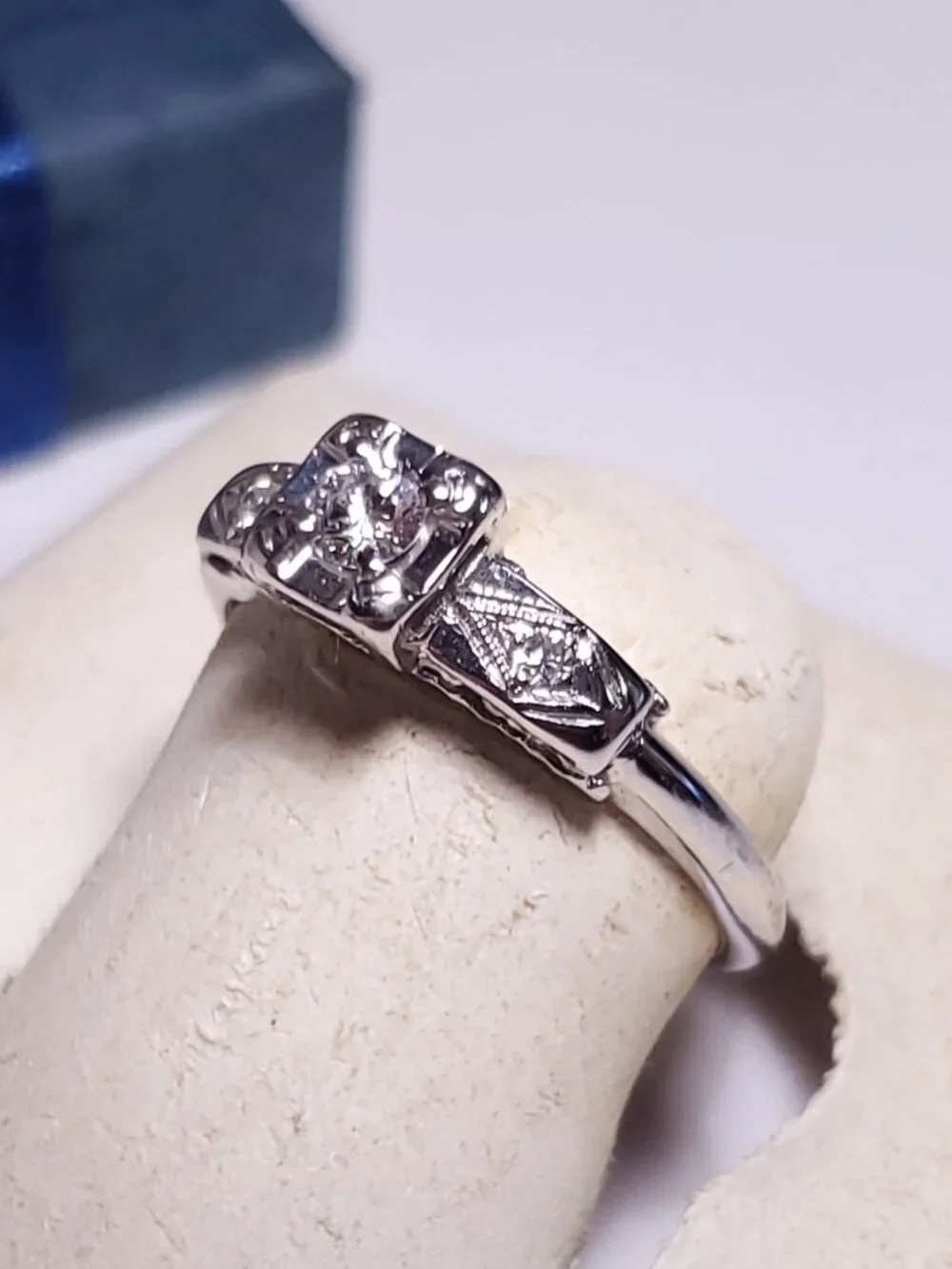 Vintage .12ctw Natural Rd Diamond VS2 GH square top 14Kt WG Engagement Ring24743